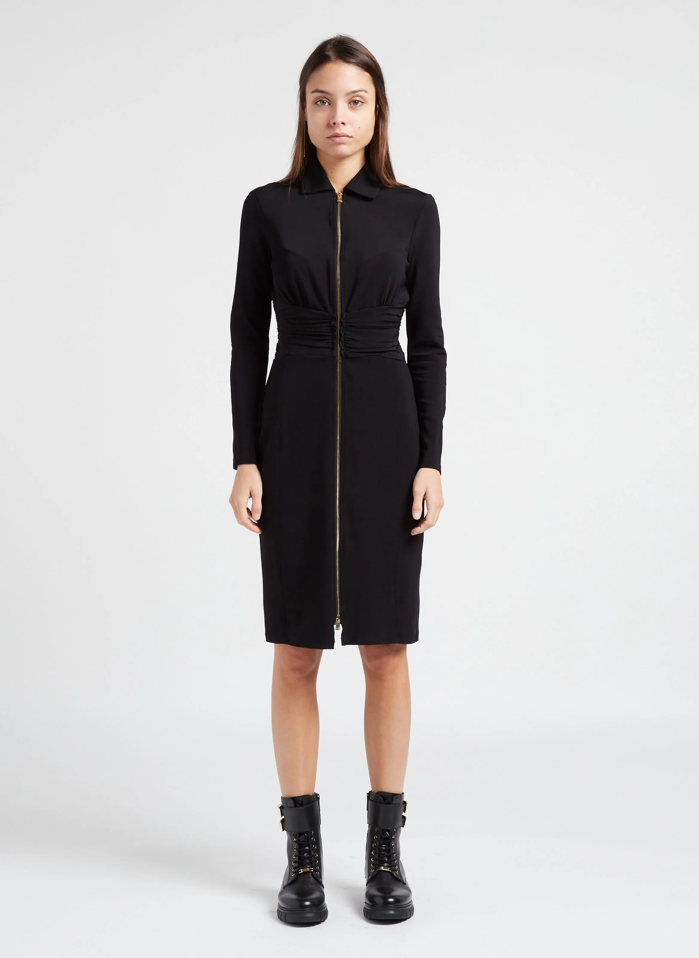 AKANE - Vestido midi con cuello clásico en negro