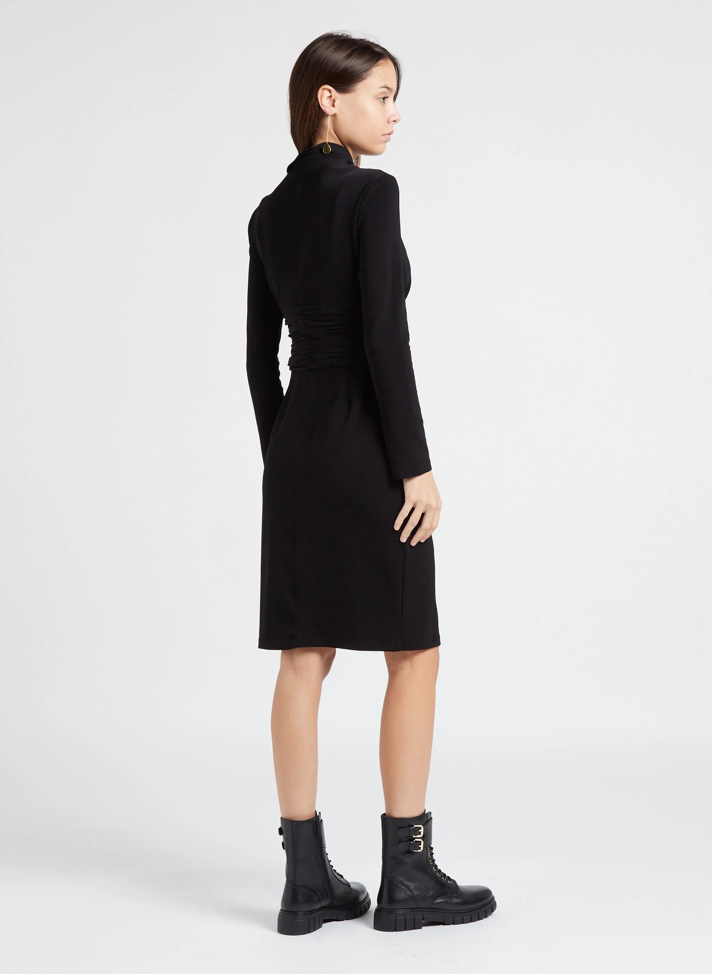 AKANE - Vestido midi con cuello clásico en negro