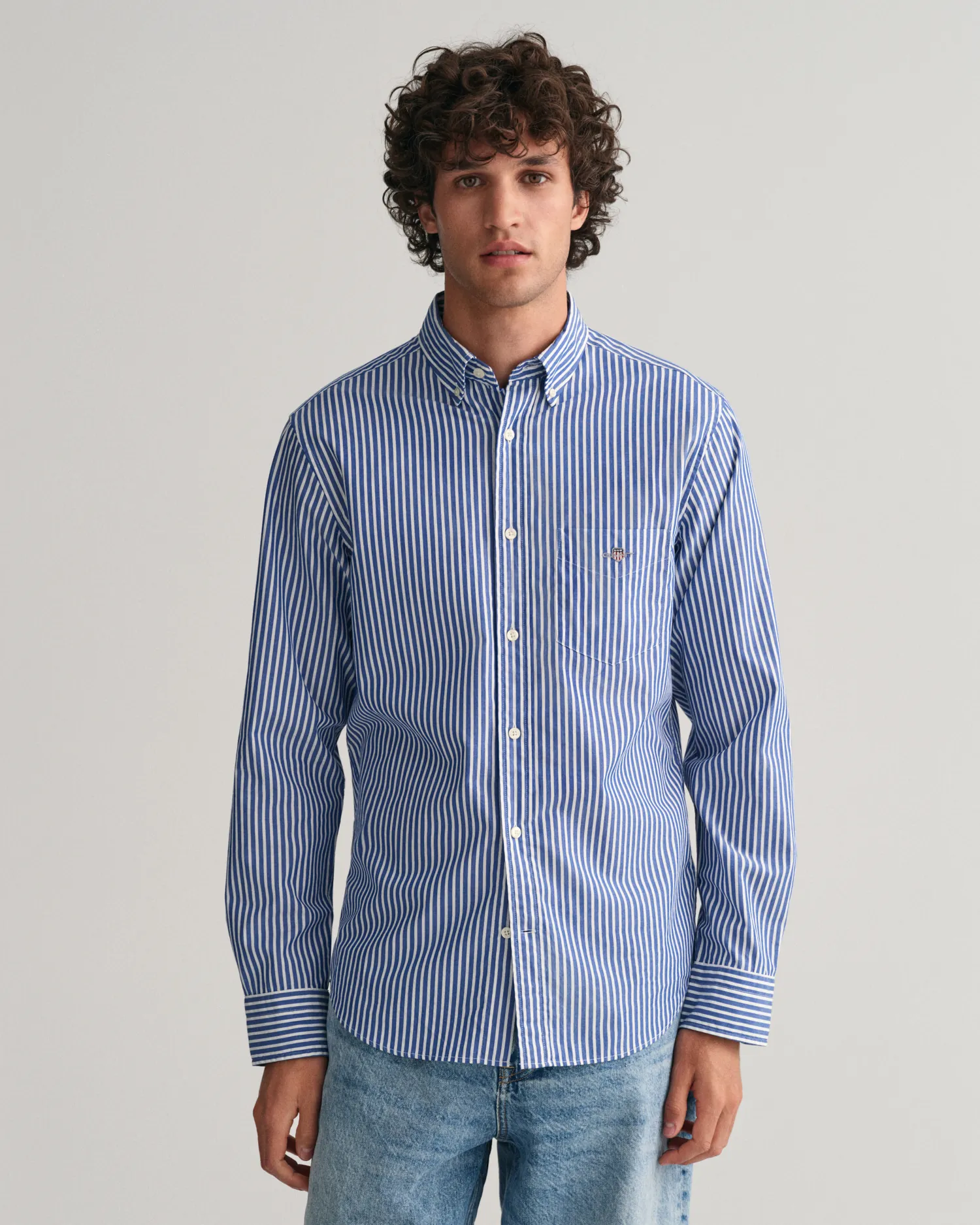 Camisa Regular Fit de popelina a rayas