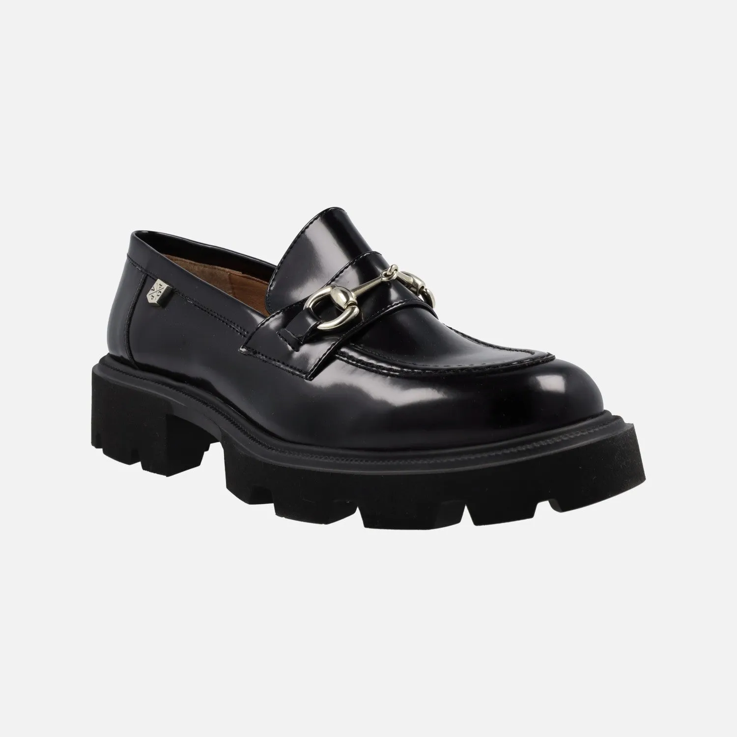 Mocasines Zintia en antik negro con adorno y piso track