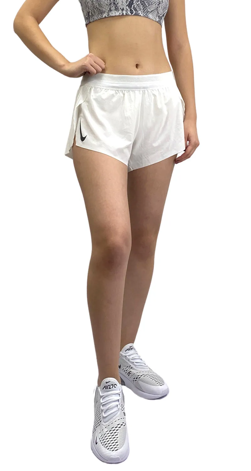 NIKE Shorts Blanco